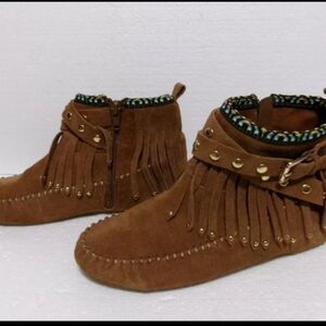 Aldo size 6 suede Aztec fringe ankle moccasins
